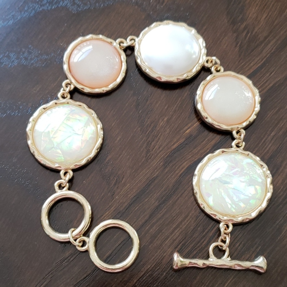 Gold bracelet